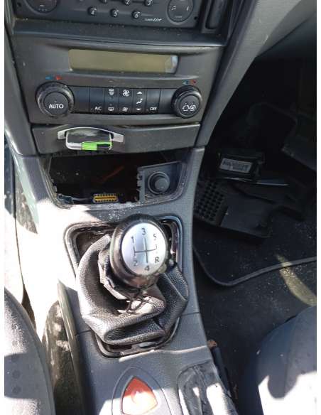 renault laguna ii (bg0) del año 2004