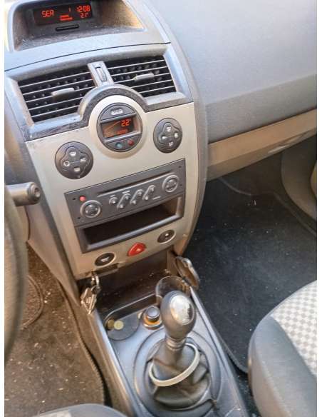 renault megane ii classic berlina del año 2004