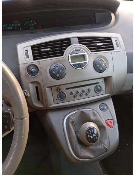 renault scenic ii del año 2004