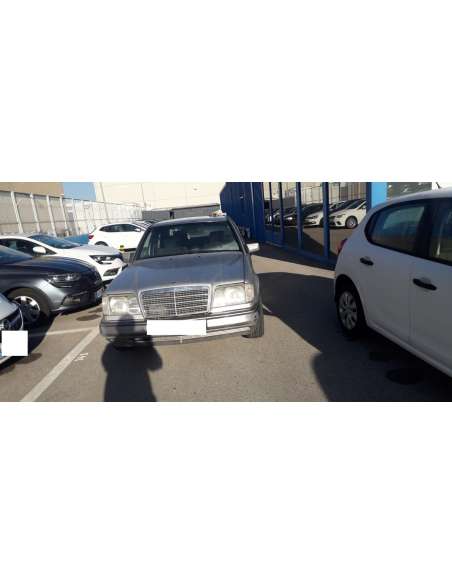 mercedes-benz clase e (w124) berlina del año 2002