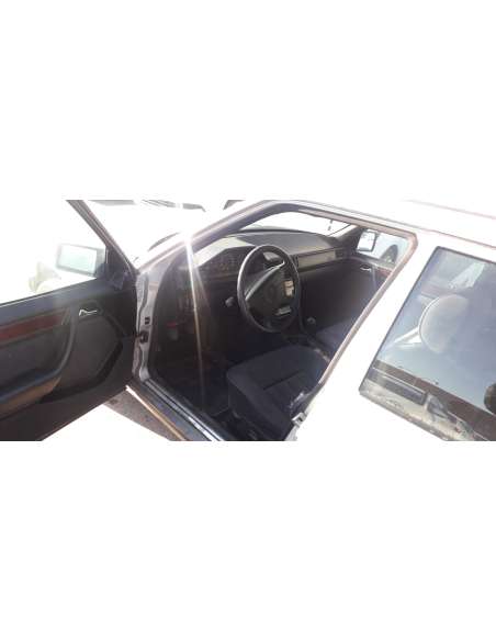 mercedes-benz clase e (w124) berlina del año 2002