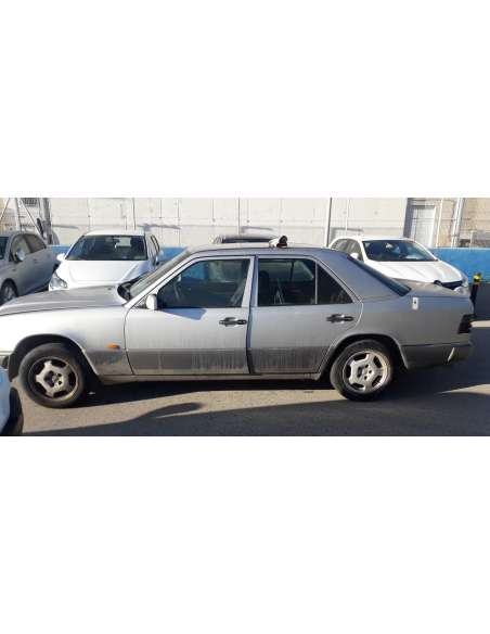 mercedes-benz clase e (w124) berlina del año 2002