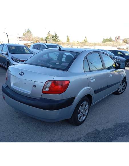 kia rio del año 2006
