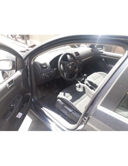 volkswagen golf v berlina (1k1) del año 2004