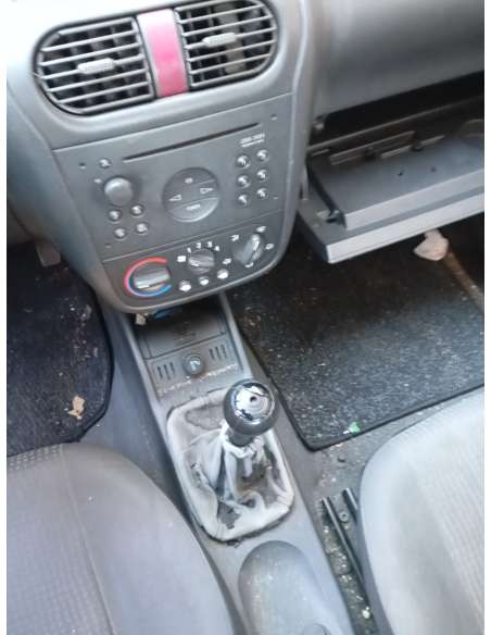 opel corsa c del año 2004