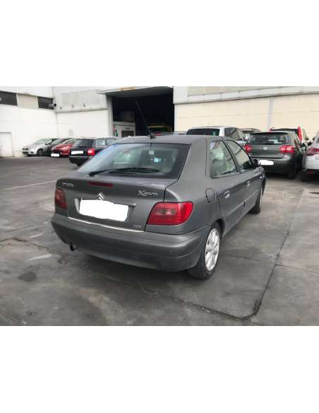 citroën xsara berlina del año 2004