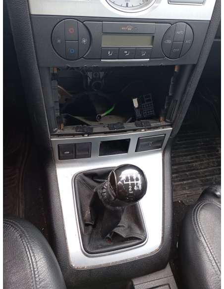 ford mondeo berlina (ge) del año 2004