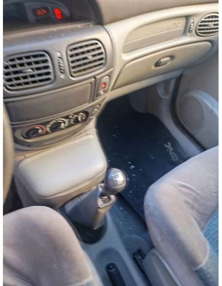 renault scenic (ja..) del año 2001