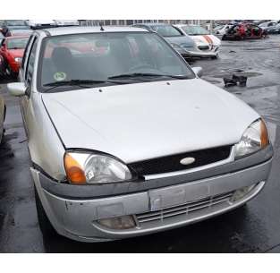 ford fiesta berlina del año 2001