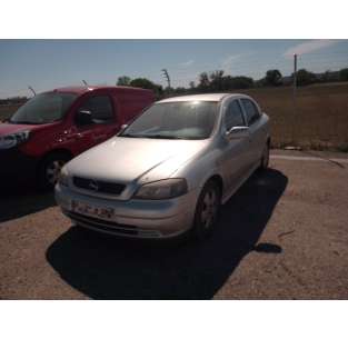 opel astra g berlina del año 2004