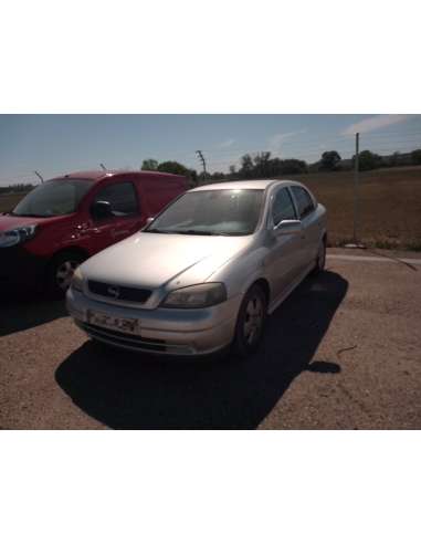 opel astra g berlina del año 2004