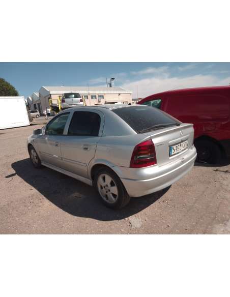 opel astra g berlina del año 2004