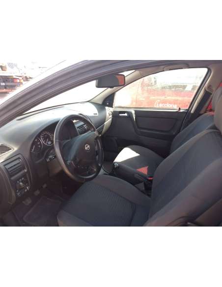 opel astra g berlina del año 2004