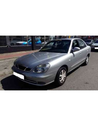 daewoo nubira berlina del año 2001