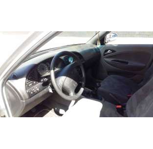 daewoo nubira berlina del año 2001 2