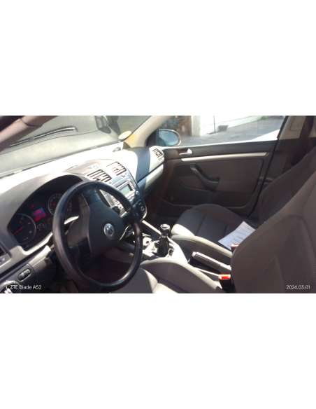 volkswagen golf v berlina (1k1) del año 2006