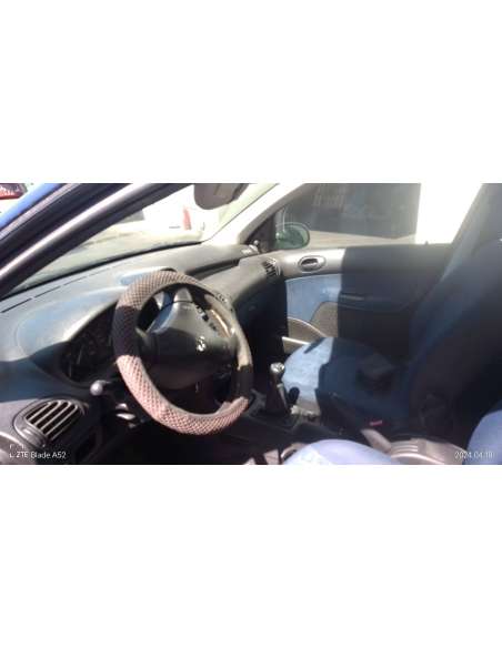 peugeot 206 berlina del año 2002