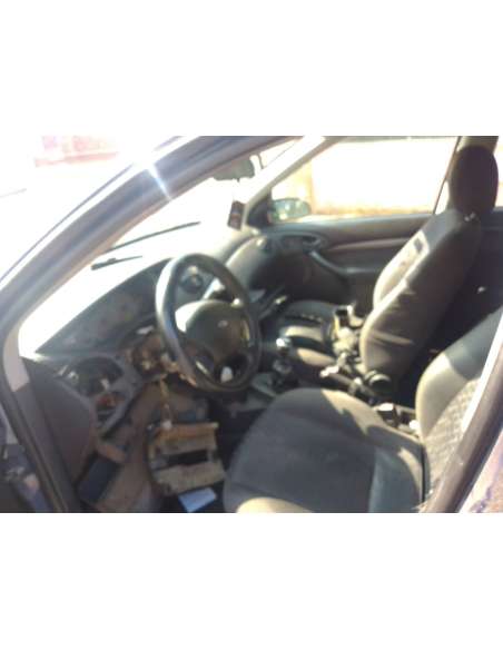 ford focus berlina (cak) del año 2001