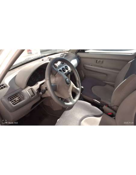 nissan micra (k11) del año 2001