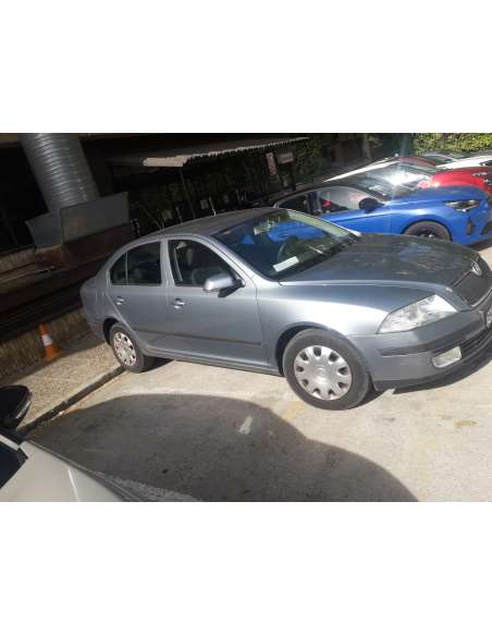 skoda octavia berlina (1z3) del año 2004