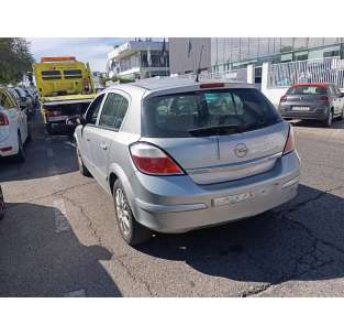 opel astra h berlina del año 2006