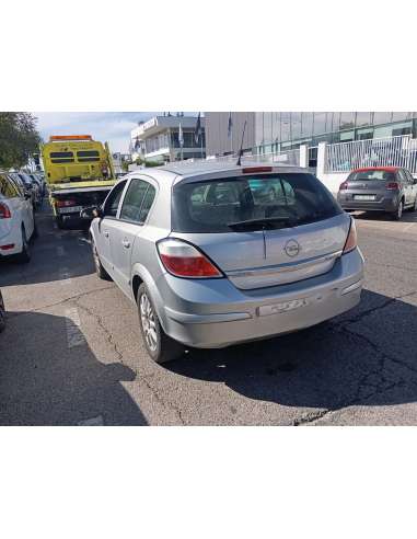 opel astra h berlina del año 2006