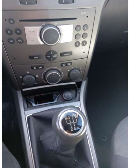 opel astra h berlina del año 2006