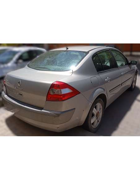 renault megane ii classic berlina del año 2004