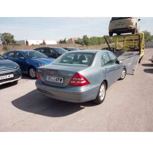mercedes-benz clase c (w203) berlina del año 2003 2