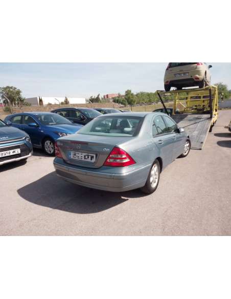 mercedes-benz clase c (w203) berlina del año 2003