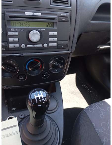 ford fiesta (cbk) del año 2008