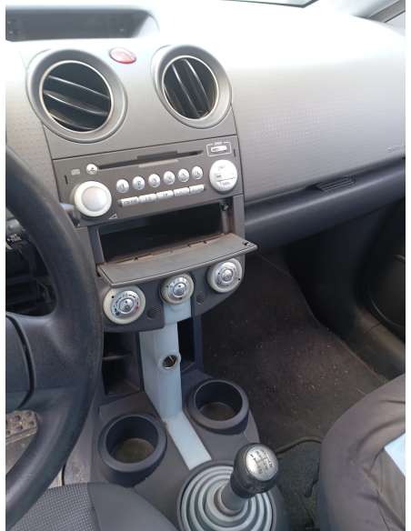 mitsubishi colt berlina 3 (z30) del año 2009