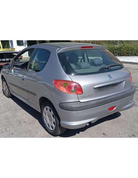 peugeot 206 berlina del año 2004
