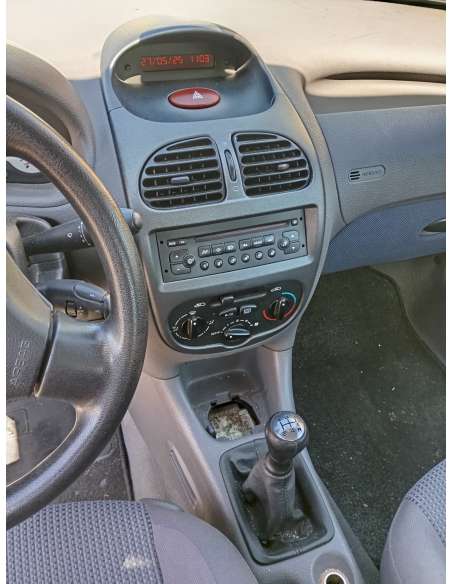 peugeot 206 berlina del año 2004