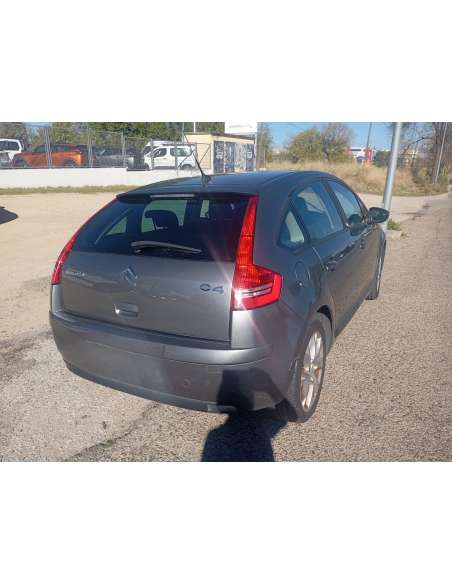 citroën c4 berlina del año 2004