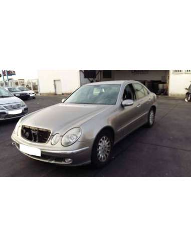 mercedes-benz clase e (w211) berlina del año 2003