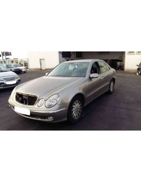 mercedes-benz clase e (w211) berlina del año 2003