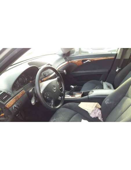mercedes-benz clase e (w211) berlina del año 2003