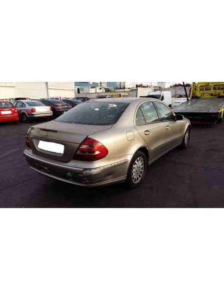 mercedes-benz clase e (w211) berlina del año 2003