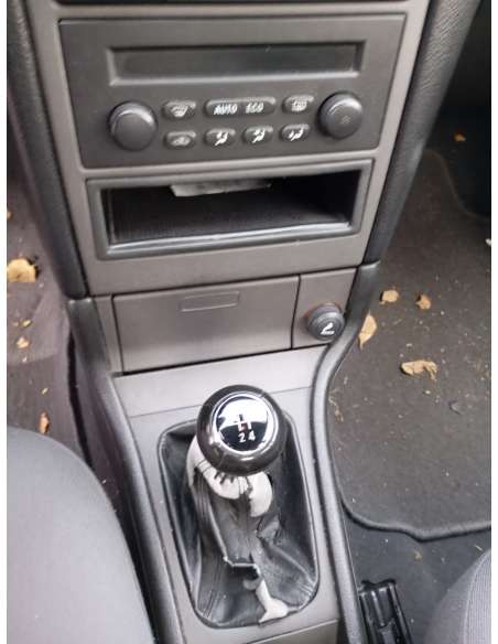 opel astra g berlina del año 2004