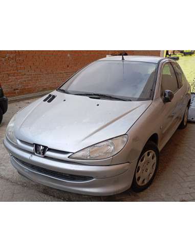 peugeot 206 berlina del año 2001