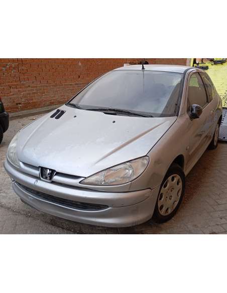 peugeot 206 berlina del año 2001