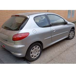 peugeot 206 berlina del año 2001 2