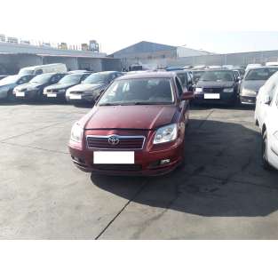 toyota avensis berlina (t25) del año 2004