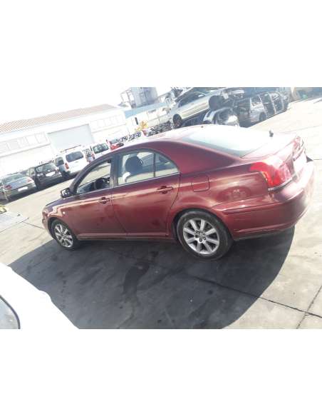 toyota avensis berlina (t25) del año 2004