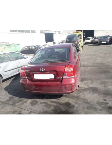 toyota avensis berlina (t25) del año 2004