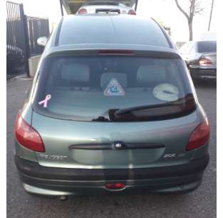 peugeot 206 berlina del año 2001 2