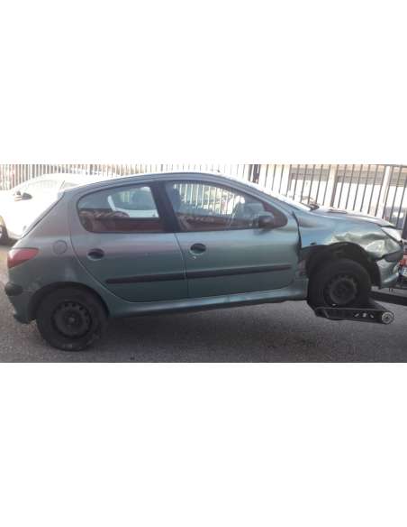 peugeot 206 berlina del año 2001