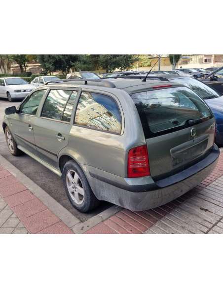 skoda octavia combi (1u5) del año 2002