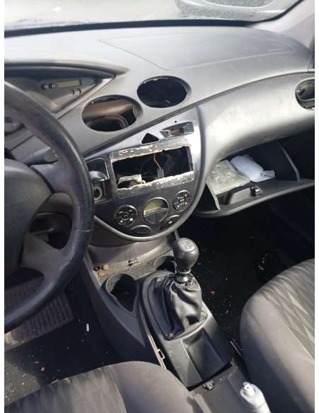 ford focus berlina (cak) del año 2004